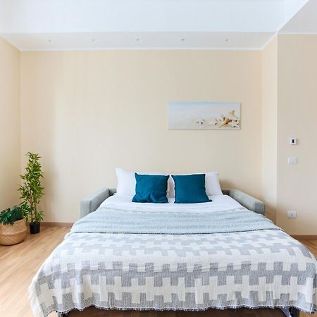 The Best Rent - Bright One-Bedroom Apartment In Corso Vittorio Emanuele II Milán Exterior foto