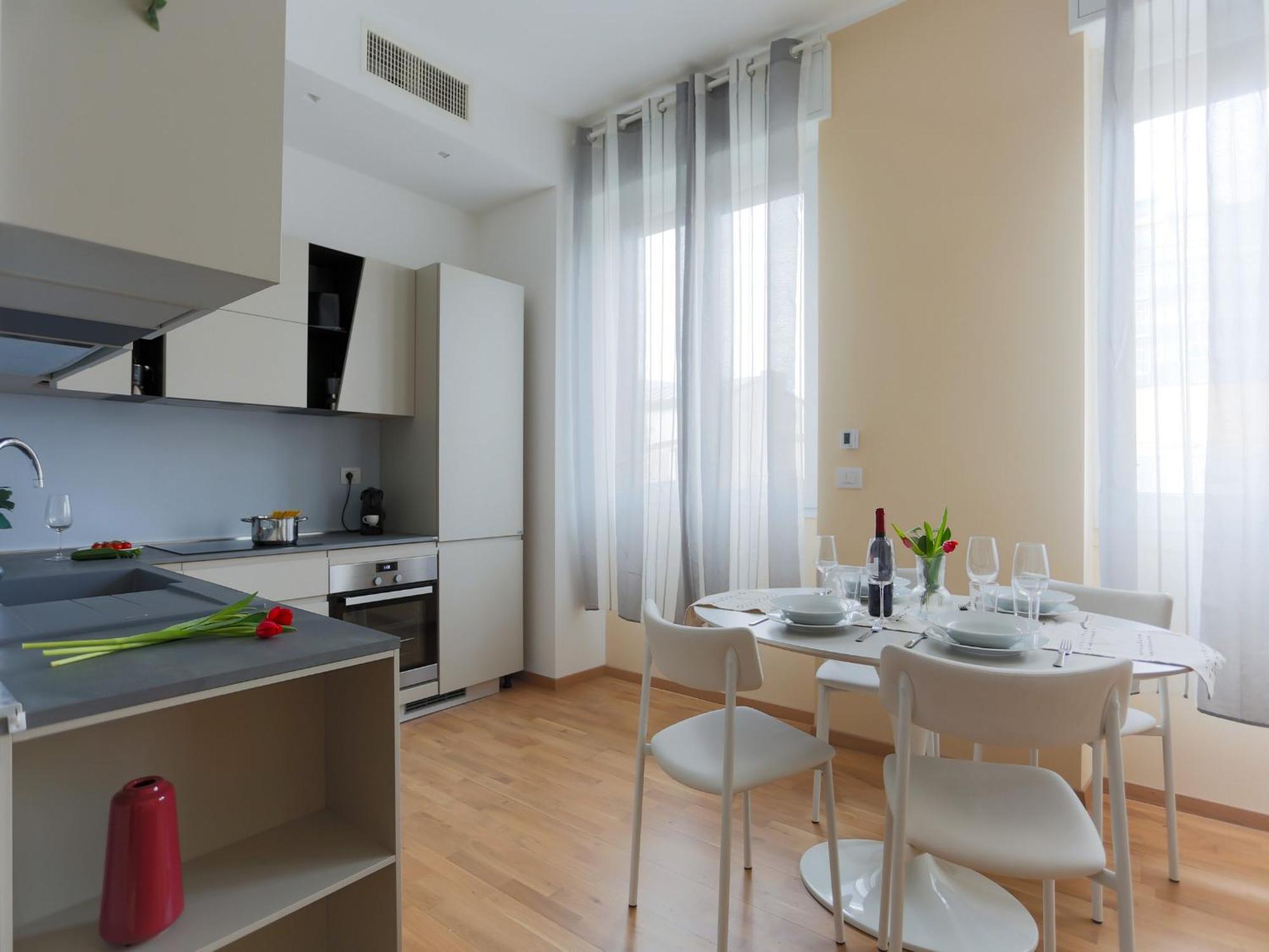 The Best Rent - Bright One-Bedroom Apartment In Corso Vittorio Emanuele II Milán Exterior foto
