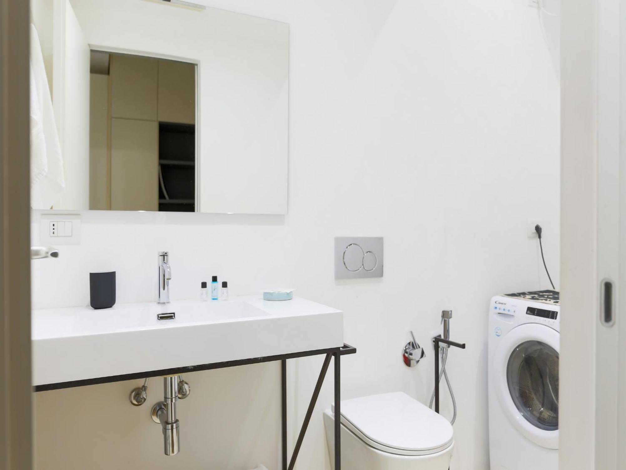 The Best Rent - Bright One-Bedroom Apartment In Corso Vittorio Emanuele II Milán Exterior foto